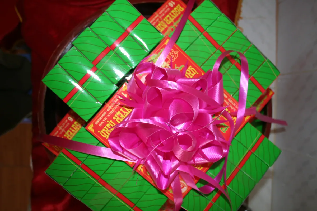 Tráp bánh cốm trong lễ ăn hỏi, ảnh minh họa thức quà từ cốm